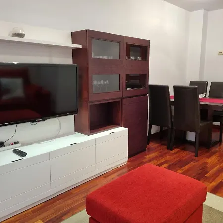 604a - Moderno 2 Apartment